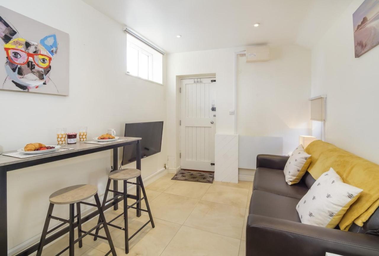 The Beehive Studio Apartment York Exterior foto
