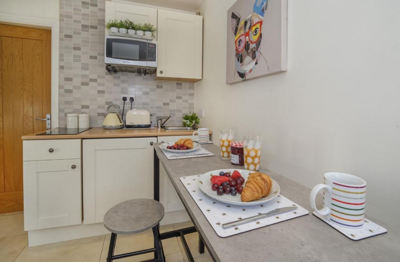 The Beehive Studio Apartment York Exterior foto