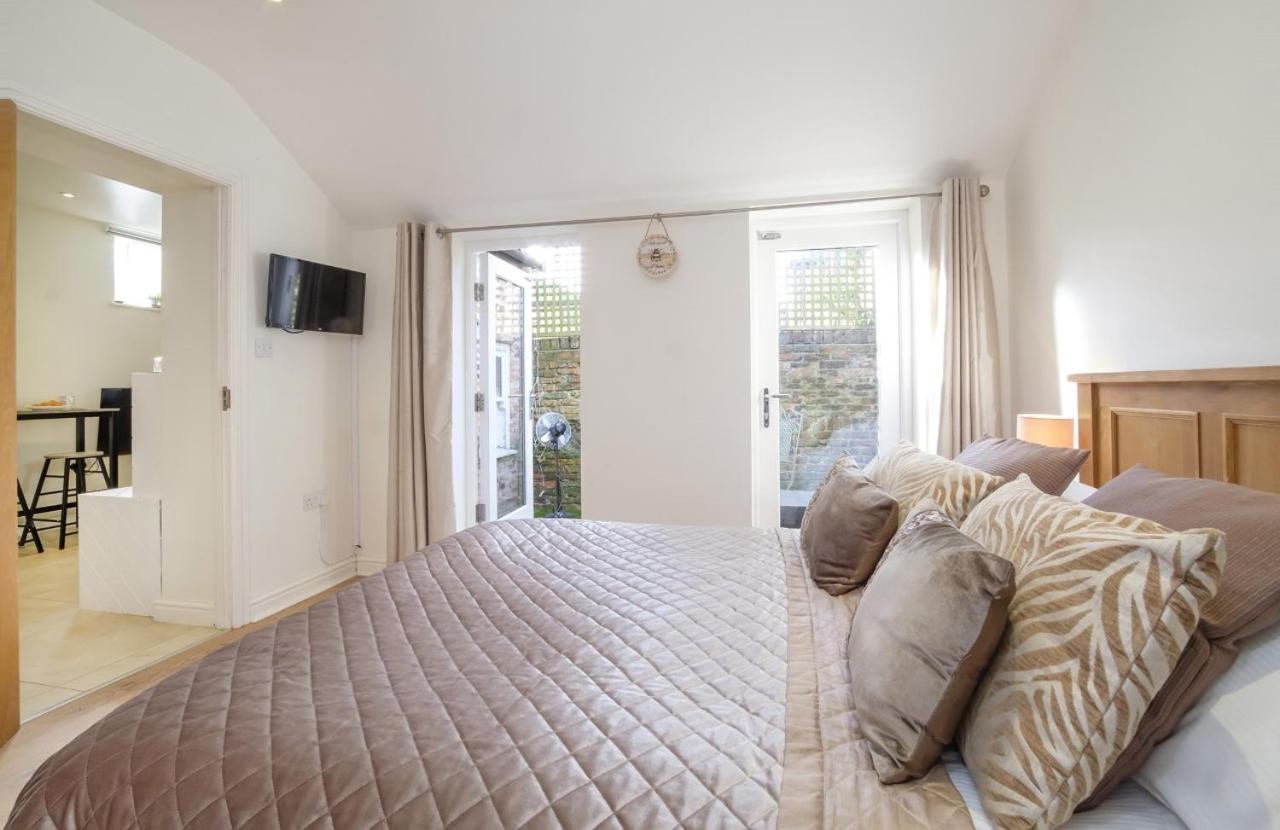 The Beehive Studio Apartment York Exterior foto
